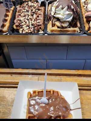 Los Churros & Waffle