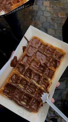 Los Churros & Waffle