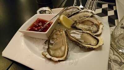 L'entree Des Artistes