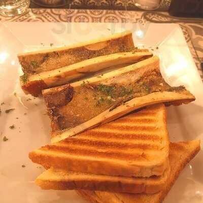 L'entree Des Artistes