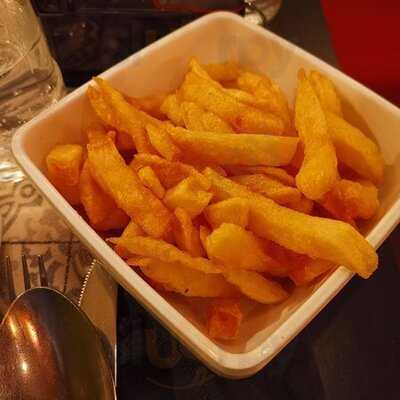 L'entree Des Artistes