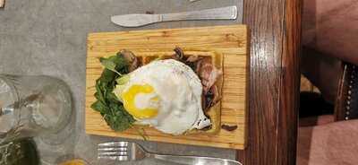 The Sister Brussels Café