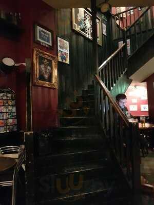 Churchill's The English Pub