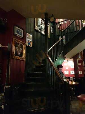 Churchill's The English Pub