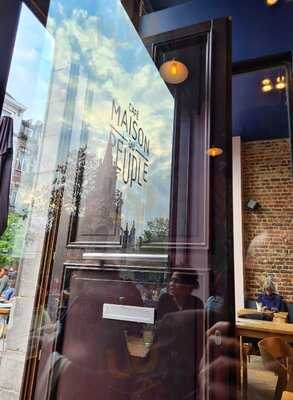 Cafe Maison Du Peuple