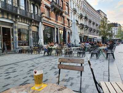 Cafe Maison Du Peuple