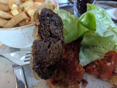 Victor Bar & Restaurant