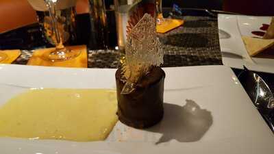 Victor Bar & Restaurant