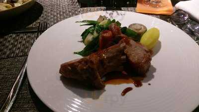 Victor Bar & Restaurant