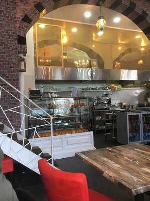 Zain Shaam Restaurant