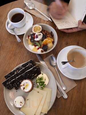 Mok Speciality Coffee Roastery & Bar