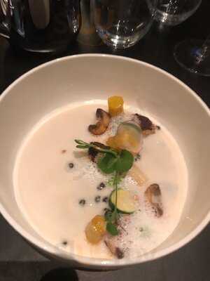 The Living Bar & Restaurant