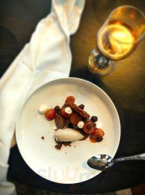 The Living Bar & Restaurant