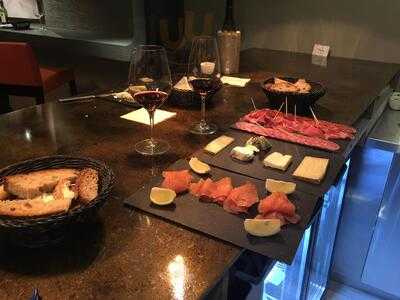 Wine Bar Non Peut-etre