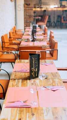 Le Gourmet Resto Lounge