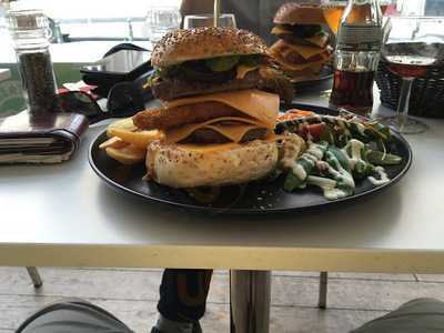 La Table Food And Games