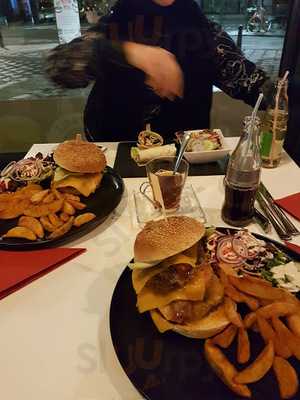 La Table Food And Games