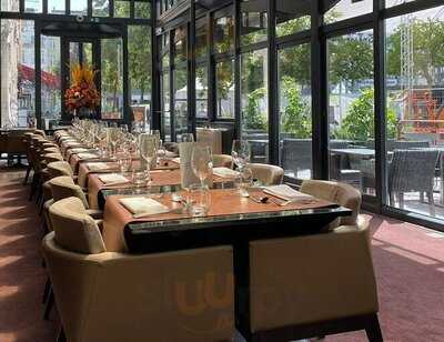 Blend 32 Kitchen & Bar