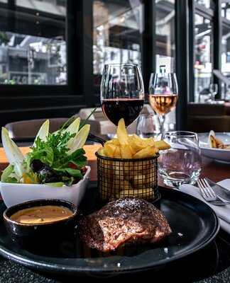 Blend 32 Kitchen & Bar