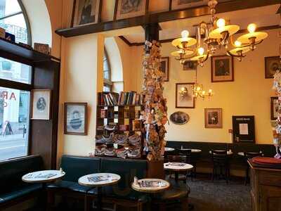 Arcadi Cafe, Brussels