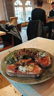 Léopold Café Presse