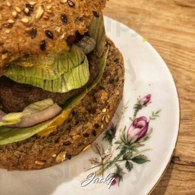 Jacky // Bar & Resto