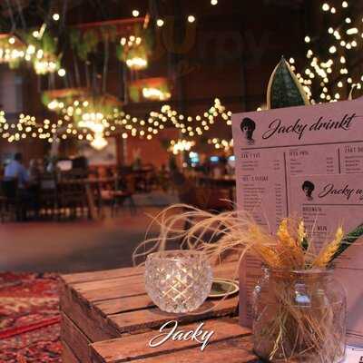 Jacky // Bar & Resto