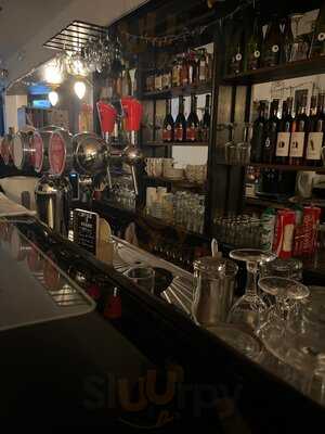 Le Mépris Belgian Wines Bar