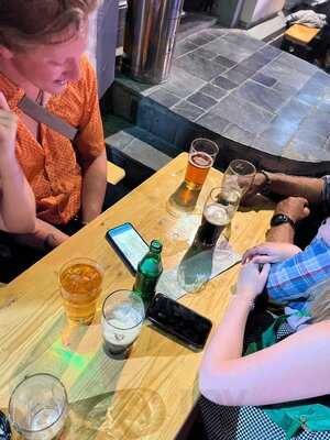 De Valera's Irish Pub