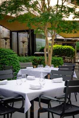 Olivier Le Petit Bistro