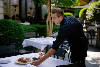 Olivier Le Petit Bistro