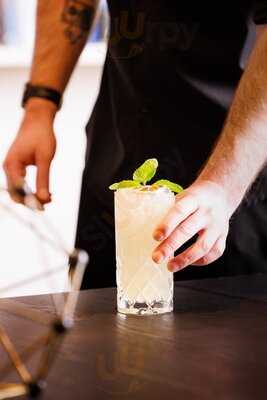 Olivier Le Petit Bistro