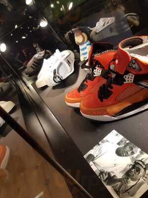 The Sneakers Cafe