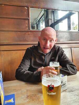 Le Louvre De Saint Gilles