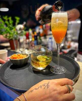 Kites Restaurant & Cocktail Bar