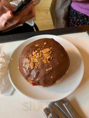 Lloyd Coffee Eatery (louise)