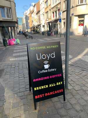 Lloyd Coffee Eatery (louise)