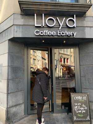 Lloyd Coffee Eatery (louise)