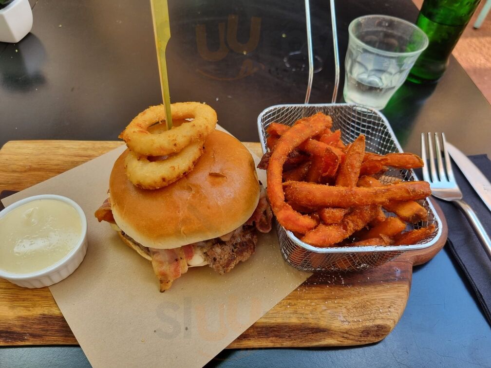 Smash Burgers & More