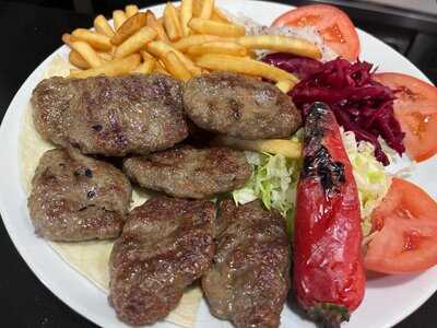 Ciz Bizz Gril Restaurant