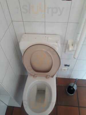 Matza Restaurant & Pizeria