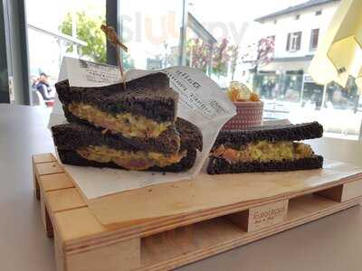 Almonti Bistrot & Pizza