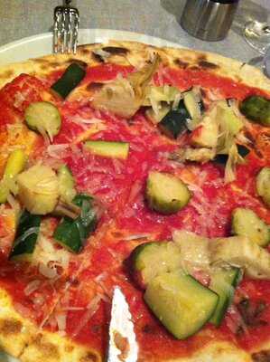 Almonti Bistrot & Pizza