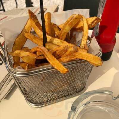 The Circle - Ethnic Food & Drink