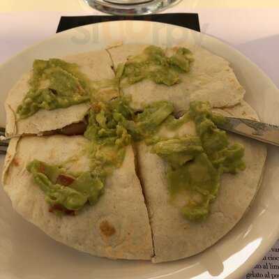 The Circle - Ethnic Food & Drink