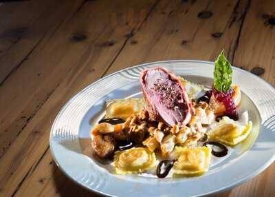 Bellaval Hotel Restaurant