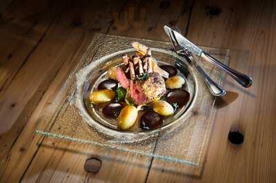 Bellaval Hotel Restaurant