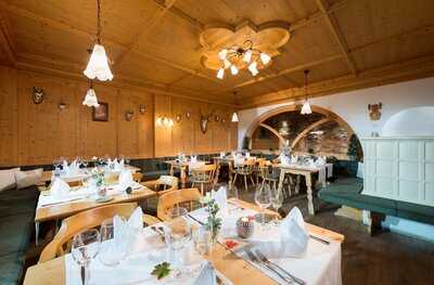 Bellaval Hotel Restaurant