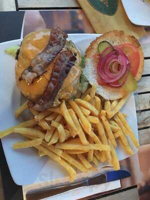 The Trinity Irish Pub