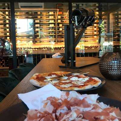 Riva Café & Weinbar